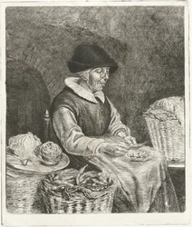 Oude vrouw bij het boontjes doppen