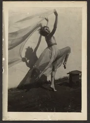 [Florence danst op het dak].