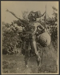 [Kosloff als krijger].