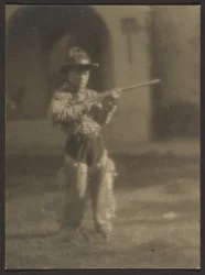 [Jongetje in Cowboy Outfit].