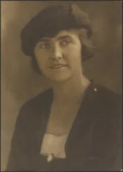 [Portret van een vrouw met een camee-speld]