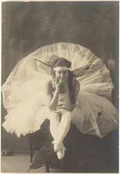 [Jonge ballerina met feeënvleugels].