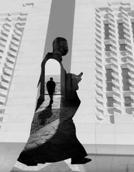 Silhouet van een moderne monnik