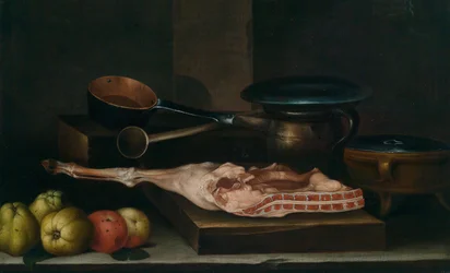 Een keukenstilleven met potten, pannen, appels en een varkenspoot