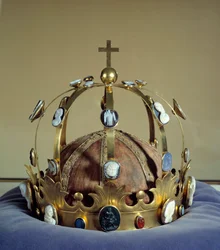 Kroon bekend als Karel de Grote gebruikt voor de kroning van keizer Napoleon I, gemaakt door Martin Guillaume Biennais goud en versierd met cameeën