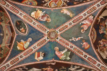 Uitzicht op het gewelf met fresco die de vier evangelisten, de drie-eenheid met drie gezichten en de levensboom, het mystieke lam, het zegenende kindje Jezus in de kribbe en de verrezen Christus voorstelt, de Contrari-kapel, Vignola-vesting, ca. 1420