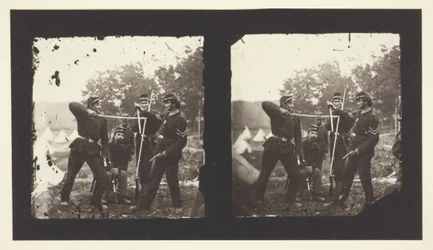 Zonder titel [Amerikaanse soldaten poseren met wapens], 1850-1900