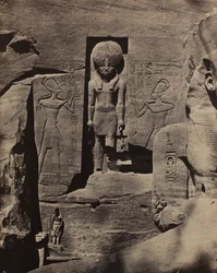 Abu Simbel, Beelden bij de ingang van Spéos de Phré
