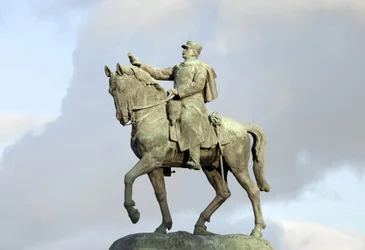 Ruiterstandbeeld van Joseph Joffre (1852-1931), militair, marechal van Frankrijk, Frans bevelhebber in de Slag om de Marne tijdens de Eerste Wereldoorlog, Bronzen sculptuur door Maxime Real del Sarte (1888-1954),