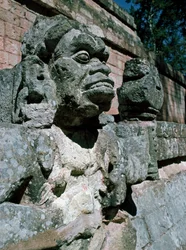 Stenen sculpturen - tempel 11