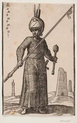 Staande soldaat, gezien van voren; in zijn rechterhand een lans met een wimpel aan de punt; in zijn linkerhand een knuppel; op zijn hoofd een tulband met twee veren; in het landschap een "vuurtoren" en een paar obeliskachtige gebouwen