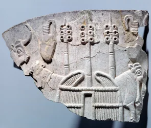 Mesopotamië: reliëf stabiele scène op een fragment van een vaas gesneden in de stijl van Uruk. Regio Sumer. 3300 v.Chr. Parijs, Louvre Museum