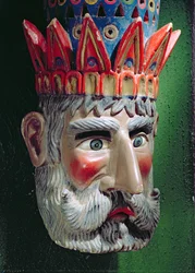 Masker van een koning magiër gebruikt in processies om het feest van Driekoningen in Mexico op 6 januari te vieren (beschilderd hout)
