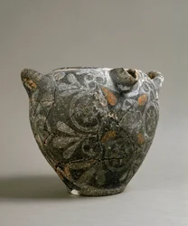 Griekse kunst: keramische pot in de stijl van Kamares. Uit Knossos. 1900-1700 v.Chr. Heraklion, Archeologisch Museum