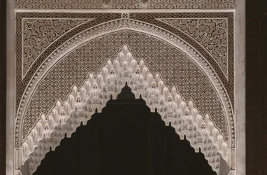 Kasbah van Thamiel glaoui, stucwerk, detail (keramiek)