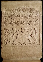 Myceense kunst: grafstèle in kalksteen met voorstelling van een gevecht uit Mycene. 16e eeuw v.Chr. Athene, Nationaal Archeologisch Museum