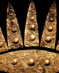Myceense kunst: detail van een gouden grafdiadeem uit graf III, Mycene. 16e eeuw v.Chr. Dim. 14 cm Athene, Nationaal Archeologisch Museum