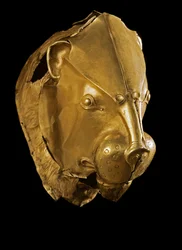 Myceense kunst: gouden rhyton, een ceremonieel vat in de vorm van een leeuwenkop, uit graf IV in Mycene. 16e eeuw v.Chr. Afmetingen: 14 cm. Athene, Nationaal Archeologisch Museum