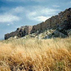 Myceense kunst: zicht op de ruïnes van de muur van de stad Tiryns gebouwd rond 1200 v.Chr. Griekenland
