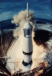 Apollo lancering