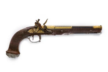 Een van een paar zilver-gemonteerde getrokken vuursteenpistolen, Versailles, 1825