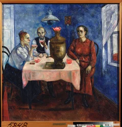 Theetijd (Scène uit het dagelijks leven, een verdrietige familie drinkt thee rond een samovar)