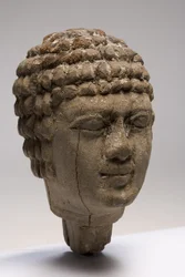 Hoofd van een man (hout)