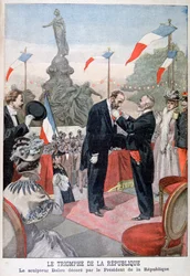 Jules Dalou wordt onderscheiden met de medaille van het Legioen van Eer door Emile Loubet, 1899