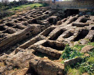 Ruïnes van de christelijke necropolis in de vallei van de Tempels, 4e tot 5e eeuw. Agrigento, Sicilië, Italië