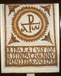 De Uppenna Mozaïek, Mozaïekwerk dat een graf met een grafschrift afbeeldt: alfa en omega (het begin en het einde)