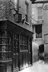 De Mitre taverne, Londen, 1926-1927