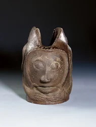 Pot in de vorm van een grotesk hoofd, ca. 1895