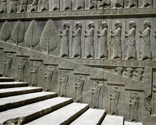Wachters van Susa en Perzië. Reliëfs van de oostelijke trap van de Apadana, 6e eeuw v.Chr.