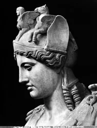 Detail van het Gezicht van Athena Farnese, Romeinse Keizerlijke Kopie van een Bronzen Standbeeld van de School van Phidias
