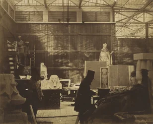 [Opslagruimte met ambachtslieden en gipsafgietsels, Crystal Palace], 1852