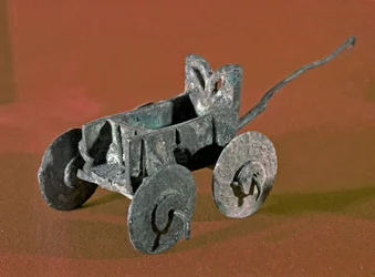 Beschaving van de Feniciërs: bronzen votieftank. 2530 v.Chr. Parijs, Louvre Museum