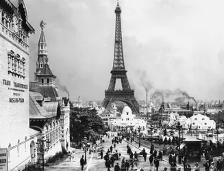 Uitzicht op de Trocadero-tuinen en de Eiffeltoren, Wereldtentoonstelling Parijs