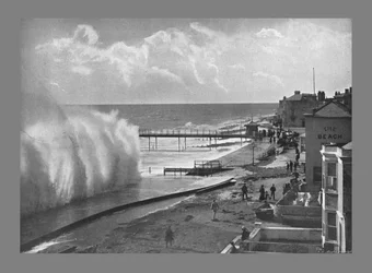 Een grote zee bij Bognor