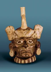 Pre-Columbiaanse beschaving: keramische vaas met portret, uit Peru