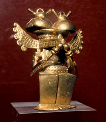 Precolumbiaanse kunst, Quimbaya beschaving (Colombia): antropomorfe gouden beeldje