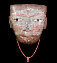 Precolumbiaanse kunst: begrafenismasker daterend uit de beschaving van Teotihuacan III (300-650 n.Chr.) Mexico. Mexico-Stad. Nationaal Museum van Antropologie