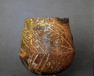 Prehistorie: terracotta vaas uit de necropolis van Caolino al Sasso di Furbara, Lazio. Steentijd. Neolithicum. Rome, Museo Nazionale Preistorico Etnografico Luigi Pigorini