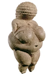 De Venus van Willendorf, 23000 v.Chr. (Boven-Paleolithicum) (kalksteen)