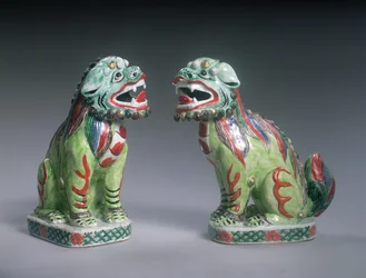Paar Famille Verte-leeuwen, Kangxi-periode (1662-1722)