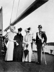 Keizerin Maria Feodorovna, Prinses Victoria, Koningin Maud en Koning Haakon VII van Noorwegen, 1908