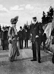 Koning Haakon VII van Noorwegen 1872-1957 met zijn vrouw koningin Maud 869-1938, 1908