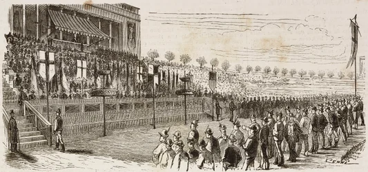 Prijsuitreiking aan winnaars van nationale schietwedstrijd in Milaan, Italië, gravure door Quinto Cenni uit L