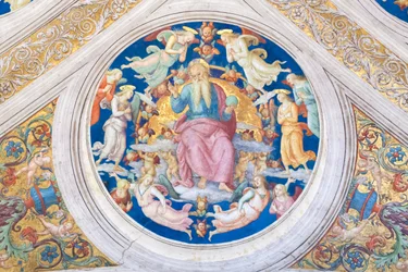 Schepper op de troon tussen engelen en cherubs