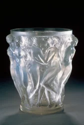 Bacchantenvaas van opaalglas, ca. 1920, door René Lalique (1860-1945). Frankrijk, 20e eeuw.