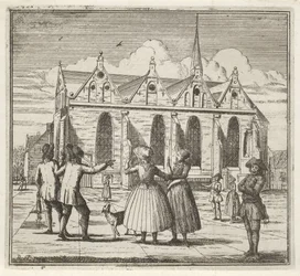 Mannen en vrouwen op een plein bij de Grote Kerk te Leeuwarden